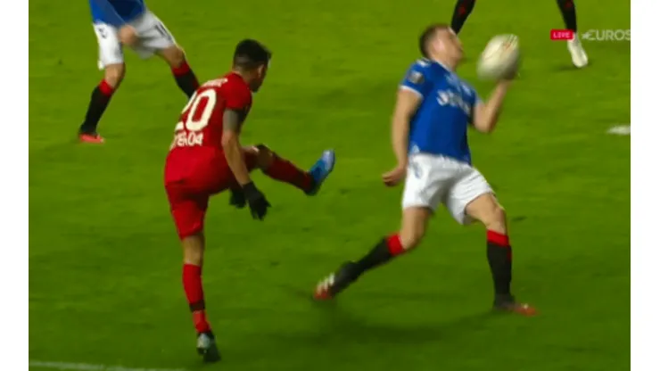 Aránguiz y la mano que significó el penal