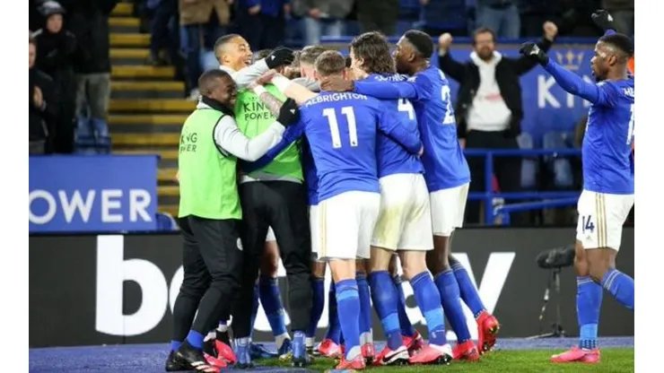 Tres jugadores de Leicester en cuarentena por coronavirus.