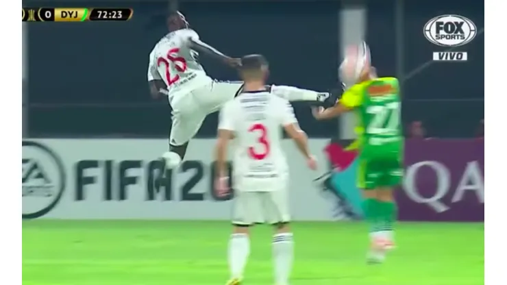 Adebayor se demoró dos partidos en agarrar ritmo sudamericano