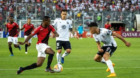 Colo Colo ante Athletico Paranaense. Ahora jugarán con Peñarol en Uruguay.