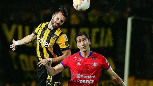 Peñarol sumó su primer triunfo en Libertadores.