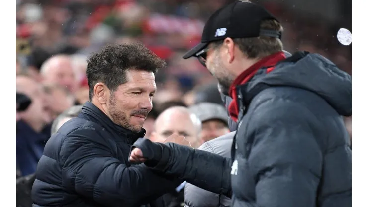 El saludo de los técnicos del Liverpool y Atlético Madrid.