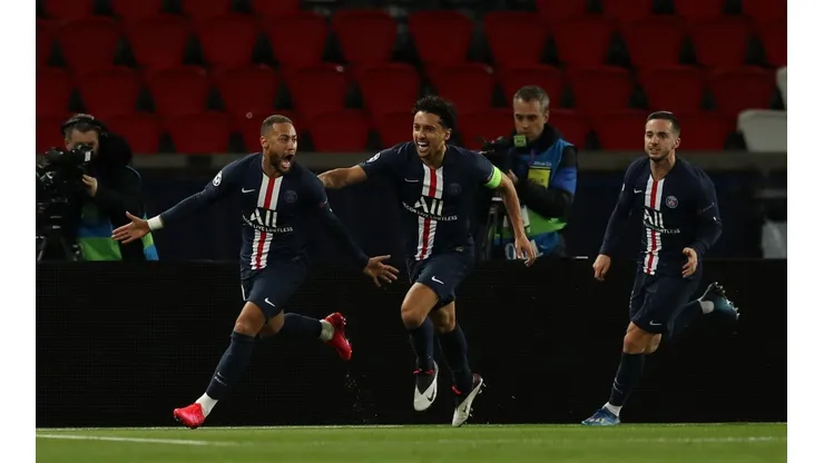 Neymar festejó con todo su gol de palomita