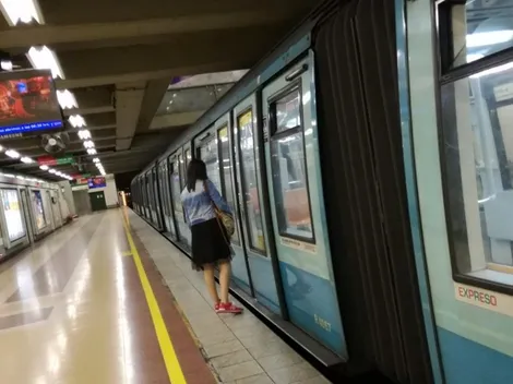 Diversas protestas afectan al Metro y servicios del Transantiago.