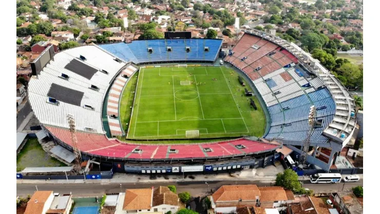 El Estadio Defensores del Chaco completamente vacío