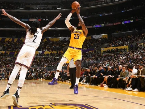 Video: ¡De otro planeta! LeBron James mete seis triples desde Saturno