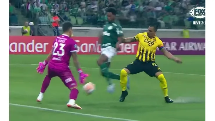 Palmeiras tuvo tanta viveza como fortuna en la apertura de la cuenta ante Guaraní