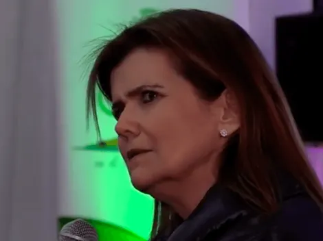 Manifestantes irrumpen en charla de Pilar Sordo