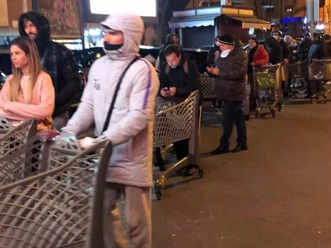 Coronavirus: jugadores del Napoli hacen fila para comprar víveres