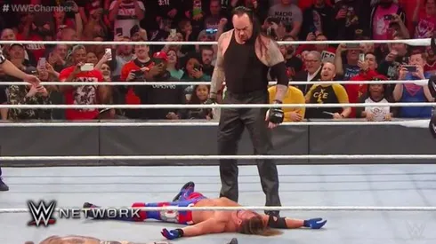 Undertake aparece en Elimination Chamber y boicotea a AJ Styles