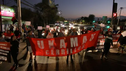 Movimiento Ukamau adhiere a huelga feminista y genera corte de tránsito