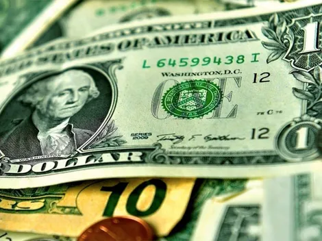 Dólar salta más de $15 en la apertura