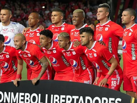 El eufórico recibimiento de los hinchas en el arribo de América de Cali a Chile