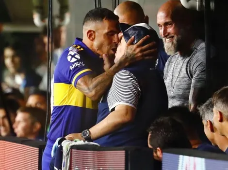 Tévez: "Sabía que tenía que besar a Diego, así me daba suerte"