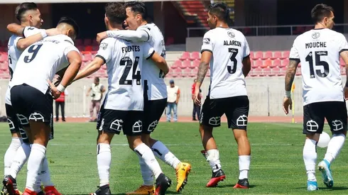 Colo Colo se abraza