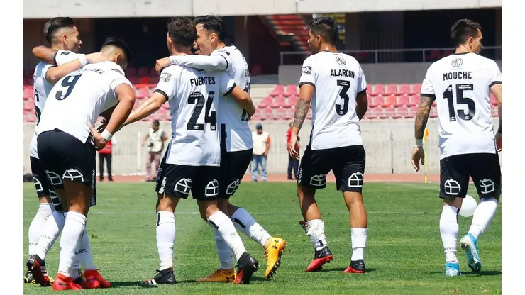 Colo Colo se abraza