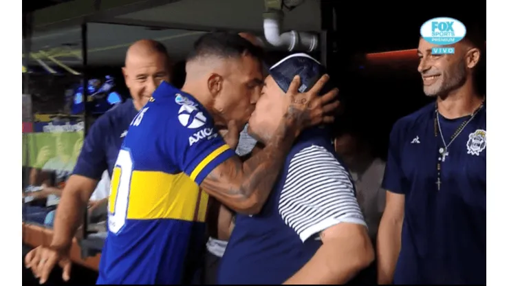 Piquito: el beso de Carlitos y Diego.
