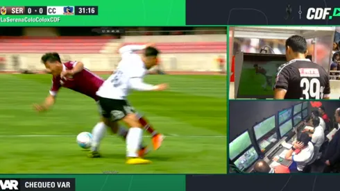 Jaime Valdés cae, pero Tobar estima que fue un choque.