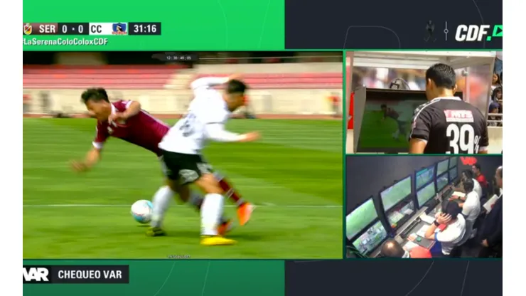 Jaime Valdés cae, pero Tobar estima que fue un choque.