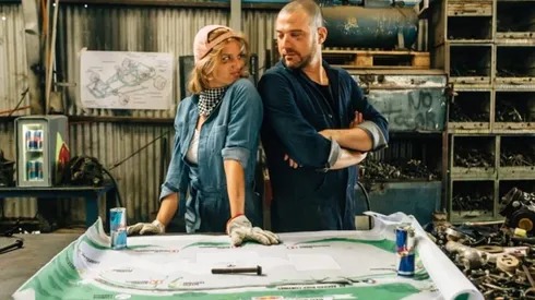Javiera Acevedo y Julián Elfenbein animarán el Red Bull Soapbox Race en Chile.