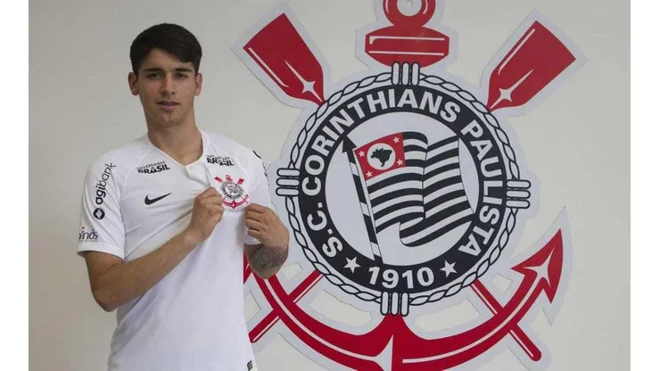 Ángelo Araos fue elogiado por su entrenador en el Corinthians