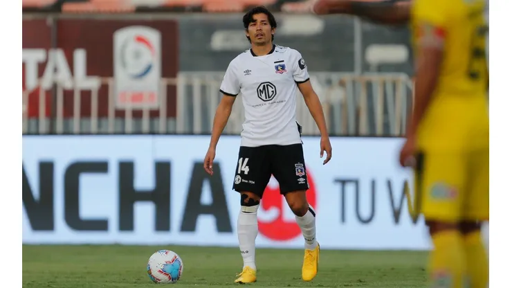 Matías Fernández sigue con problemas en su rodilla