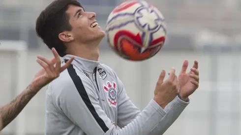 Ángelo Araos puede debutar este sábado en el Campeonato Paulista