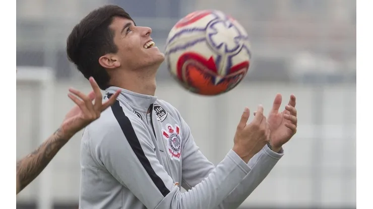 Ángelo Araos puede debutar este sábado en el Campeonato Paulista