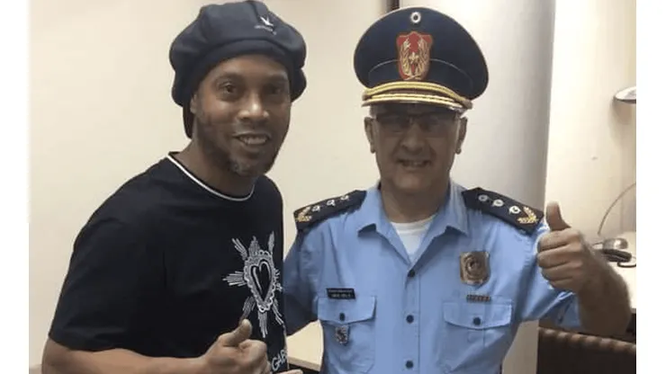Ronaldinho revoluciona Paraguay.
