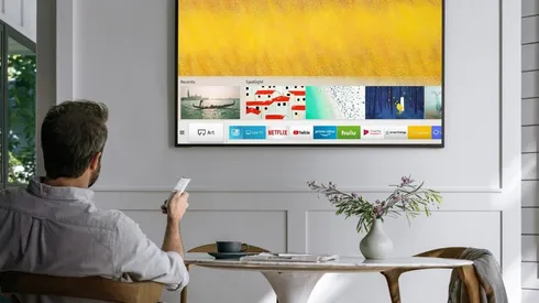 The Frame se convierte en cuadro y se transforma en una galería de obras que transportará a los mejores museos o galerías del mundo a tu living