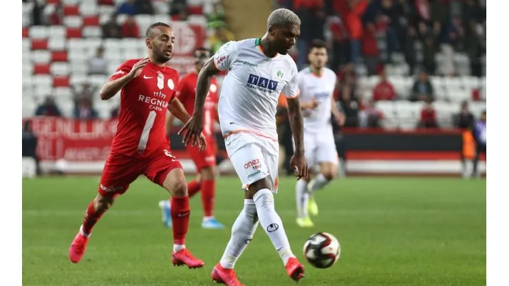 Junior contra Antalyaspor.