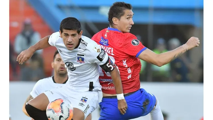 Colo Colo contra Jorge Wilstermann.
