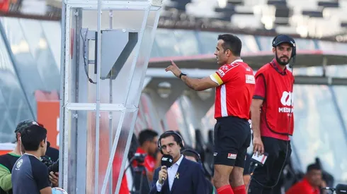 Piero Maza, uno de los más criticados en el uso del VAR en Chile.