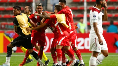 Unión La Calera recibe millonaria multa de la Conmebol tras partido ante Fluminense por Copa Sudamericana