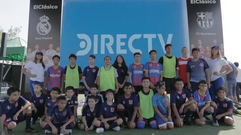 Un centenar de niños vio en pantalla gigante el clásico español