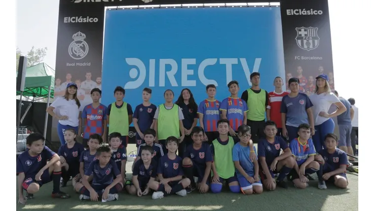 Un centenar de niños vio en pantalla gigante el clásico español