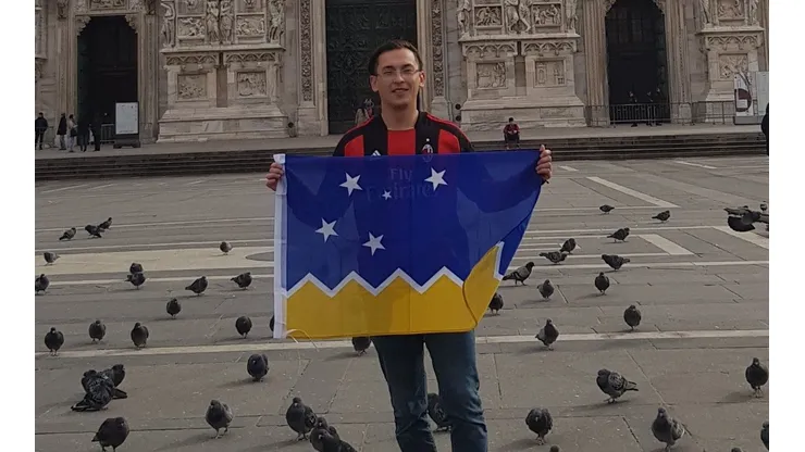 David Mora no pudo ver al Milan, pero se llevará un lindo recuerdo de Italia