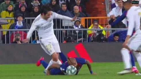 ¡Lo hizo otra vez! Arturo Vidal tranca con la cabeza en el clásico ante el Real Madrid