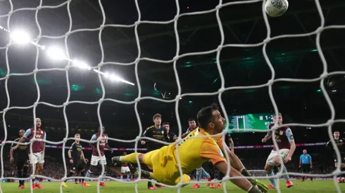 Claudio Bravo tras su partidazo: "Son momentos soñados y que uno desea vivir en una final"