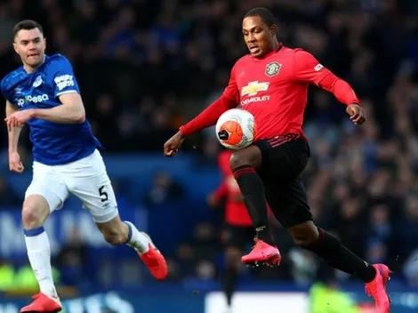 Manchester United se salva gracias al VAR en sufrido empate ante Everton