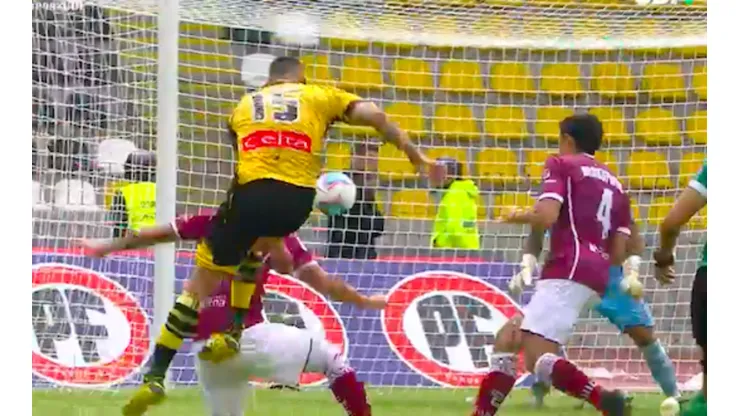 ¡Una joya! Golazo de Mauricio Pinilla pone en ventaja a Coquimbo Unido ante Deportes La Serena