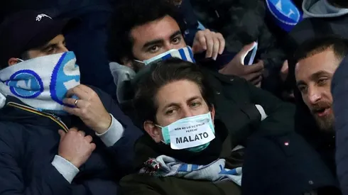 Hinchas del Nápoli en el duelo ante Barcelona por Champions League