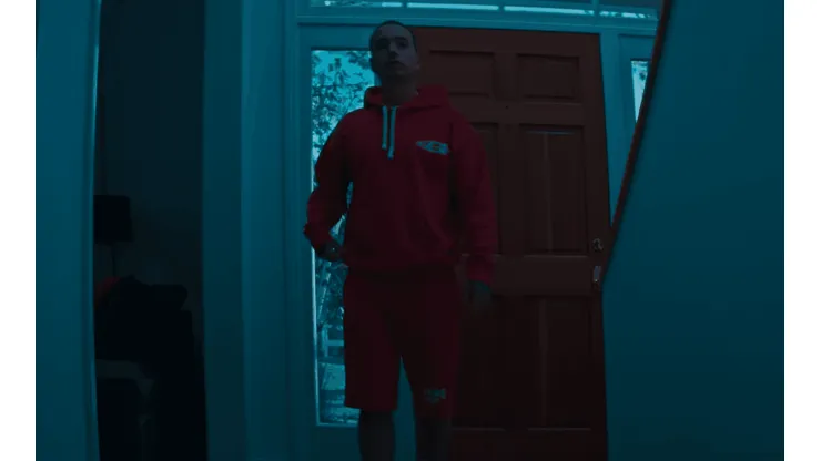 J Balvin se convierte en un "trágico fantasma" para su nuevo clip