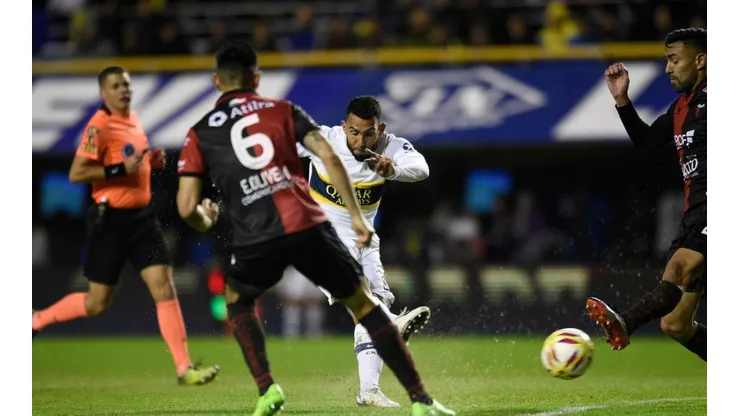 Boca sigue a la caza de River.