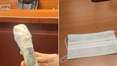 El micrófono forrado y las mascarillas en el Centro de Justicia de Santiago.