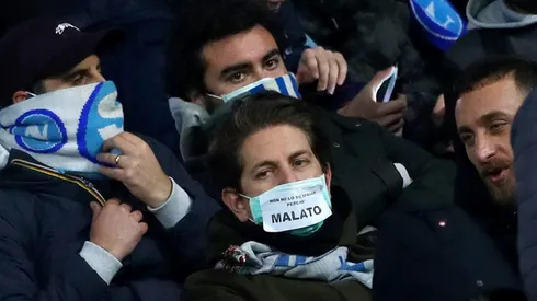 Hinchas del Nápoli en su duelo ante Barcelona por Champions League