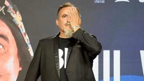 El comediante realizó el gesto de taparse un ojo en protesta por quienes sufrieron lesiones oculares por agentes del Estado.