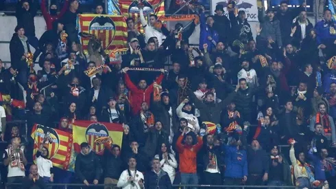 ¡Atento Alexis! Tres hinchas que estuvieron en Milán dicen estar con síntomas de coronavirus