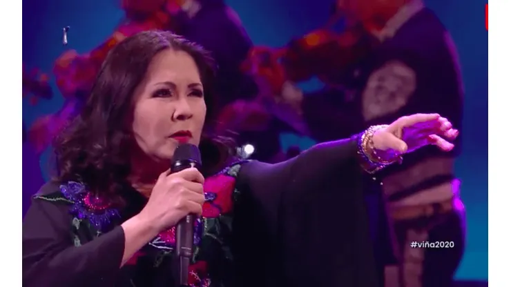 Las reacciones y bromas que provoca Ana Gabriel en Viña 2020
