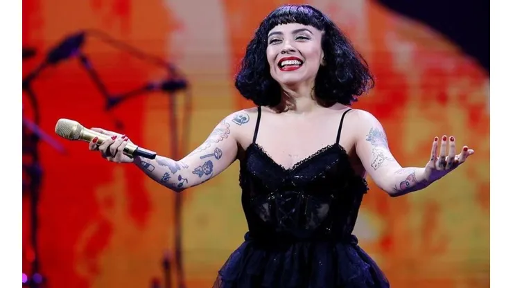 Mon Laferte decide donar sus Gaviotas a una causa benéfica